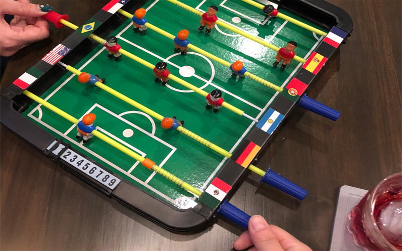 ゲーム機に夢中